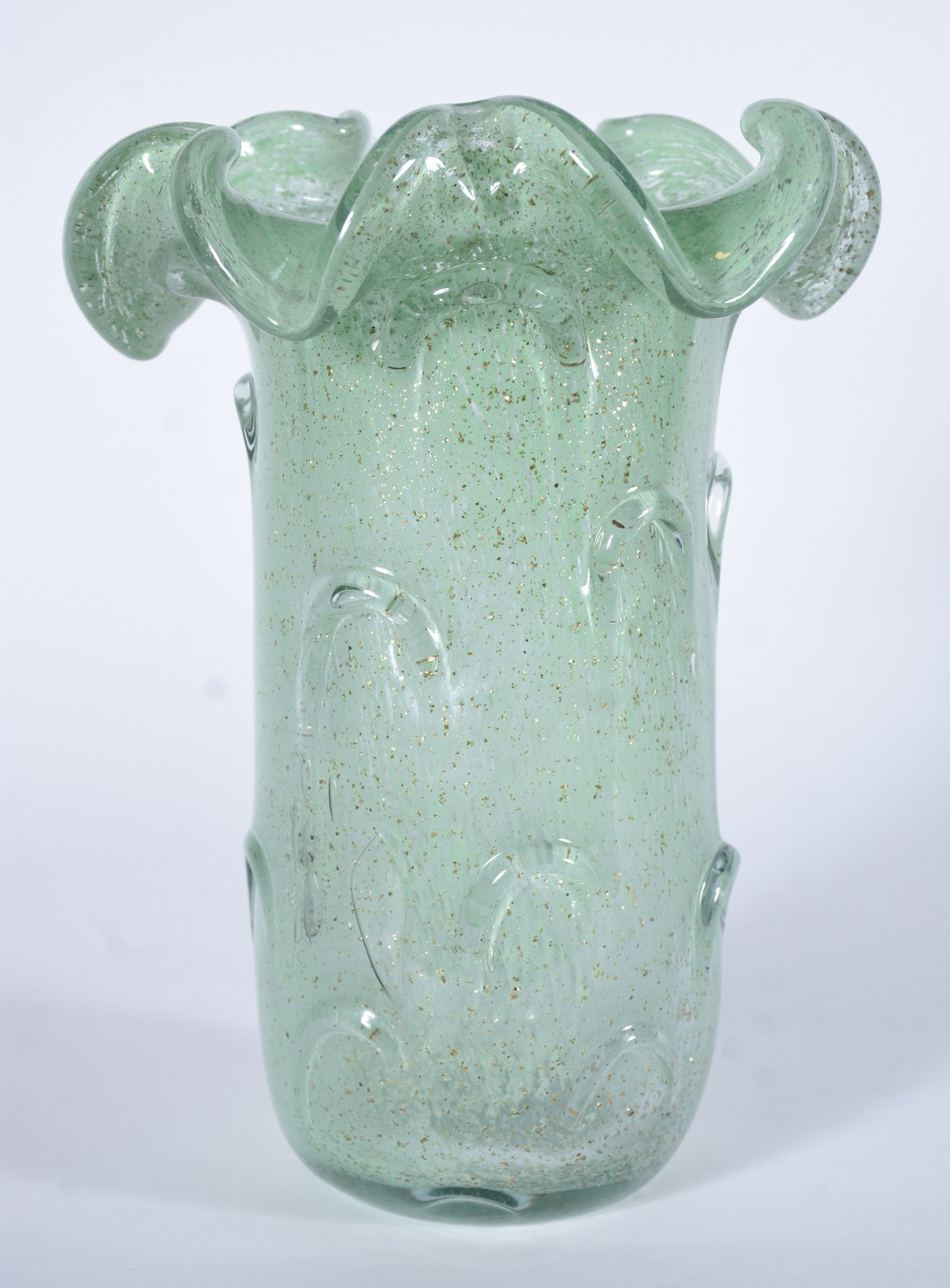 Vaso de vidro decorativo na cor verde. - foto 1 de 4