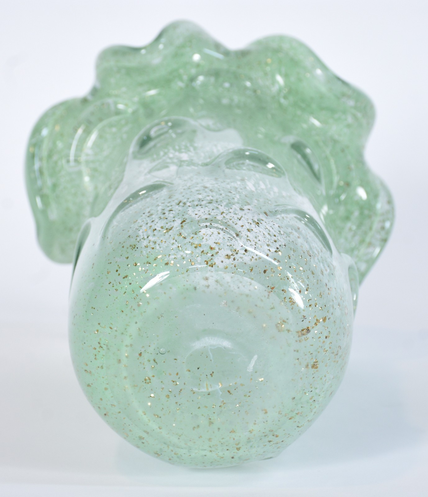 Vaso de vidro decorativo na cor verde. - foto 4 de 4