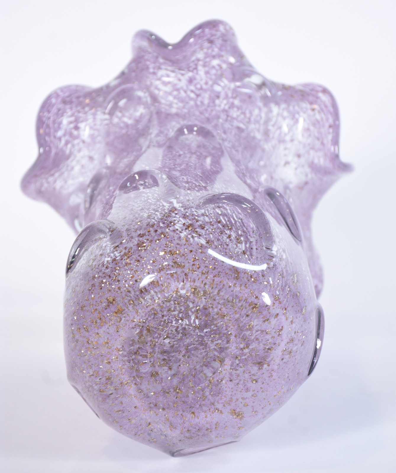Vaso de vidro decorativo na cor lilás. - foto 4 de 4