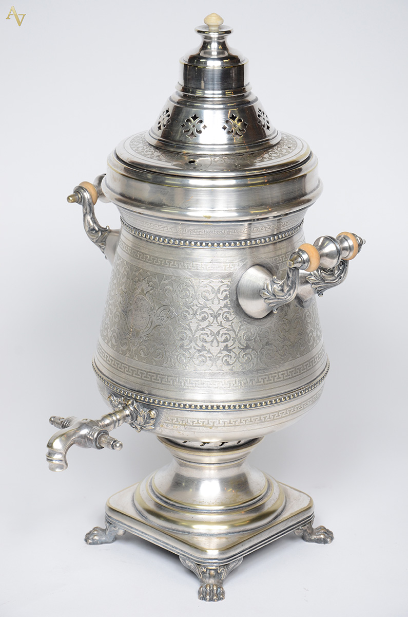 Samovar de metal prateado russo com banho de prata ricamente... - foto 2 de 2
