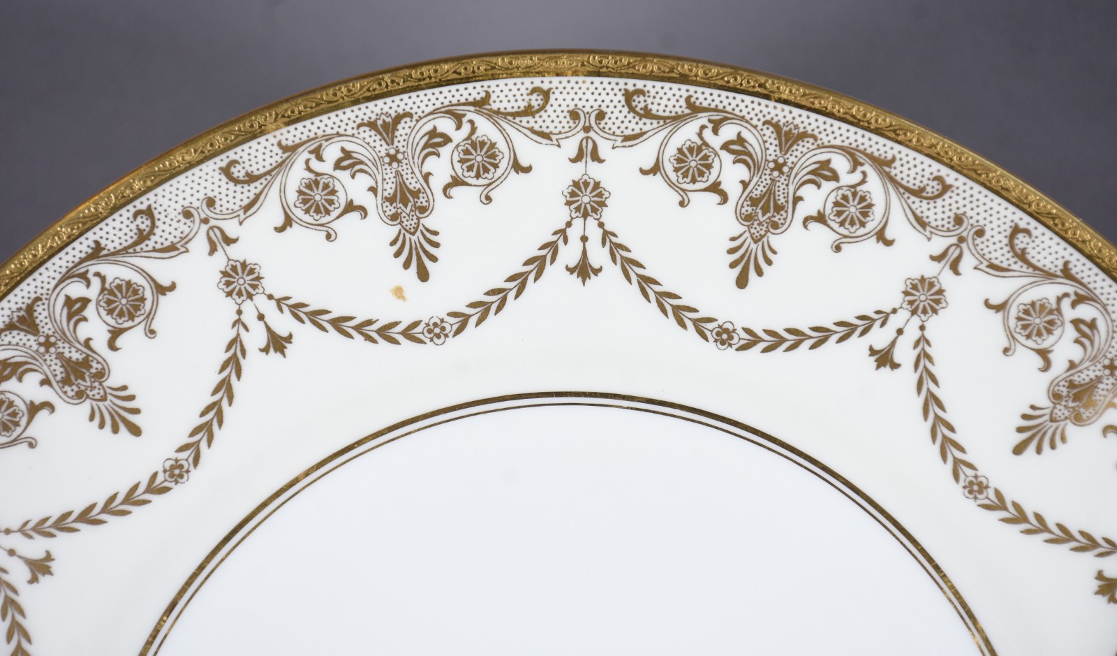 Aparelho de jantar de porcelana inglesa "MINTONS", na cor branca... - foto 4 de 8