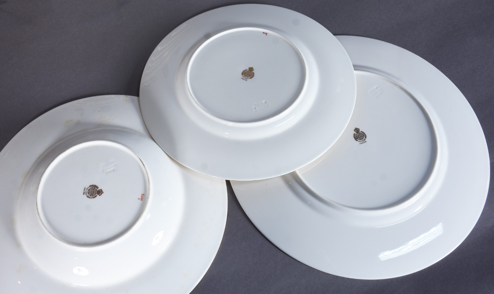 Aparelho de jantar de porcelana inglesa "MINTONS", na cor branca... - foto 5 de 8