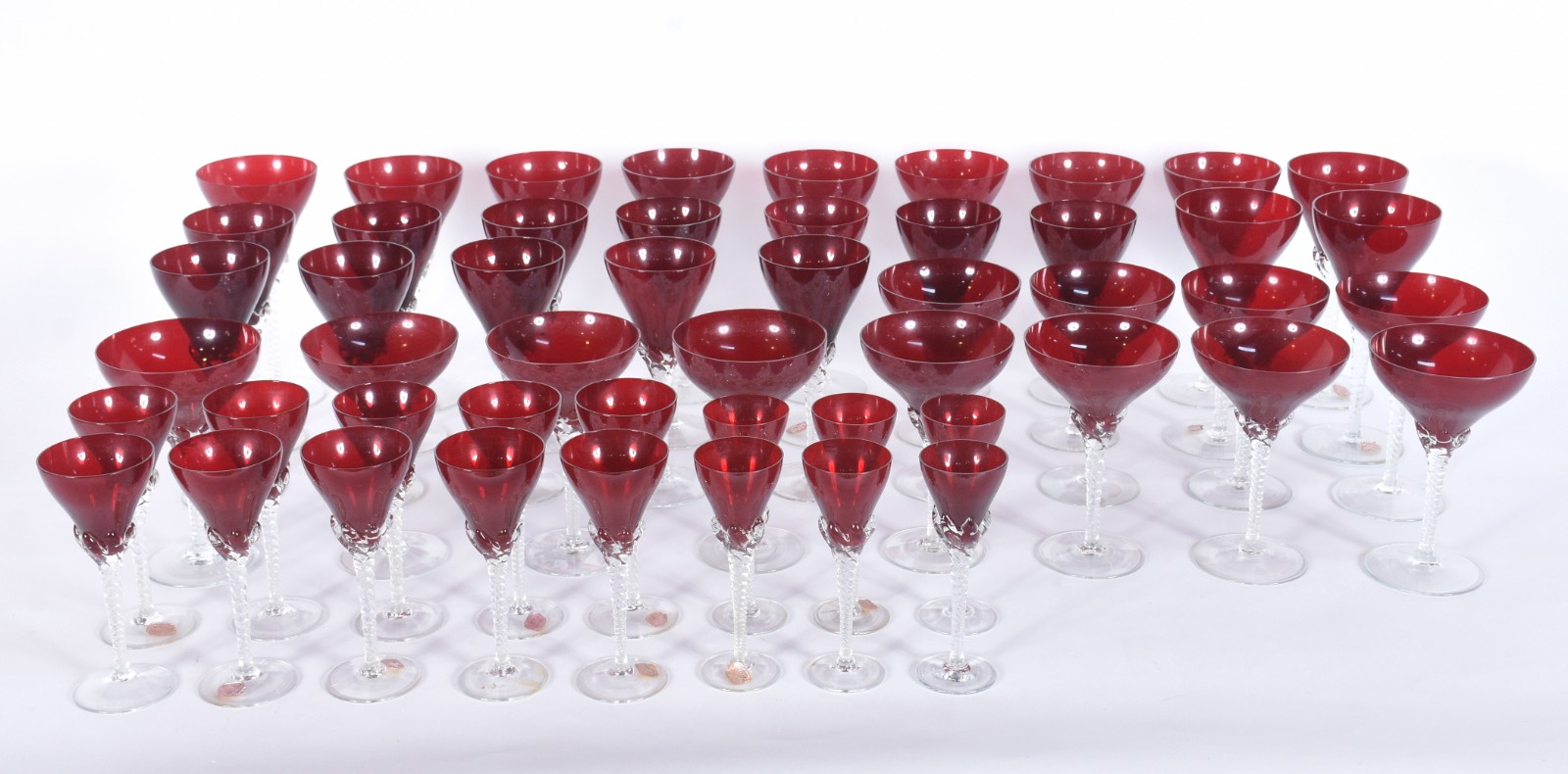 Serviço de taças tchecas na cor vermelha, composto de: 12 para vinho... - foto 3 de 6