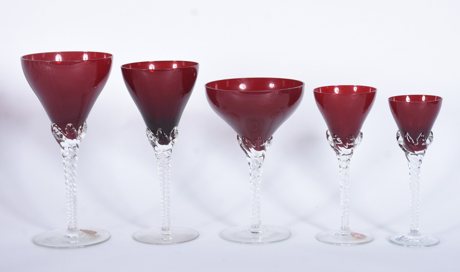 Serviço de taças tchecas na cor vermelha, composto de: 12 para vinho... - foto 4 de 6