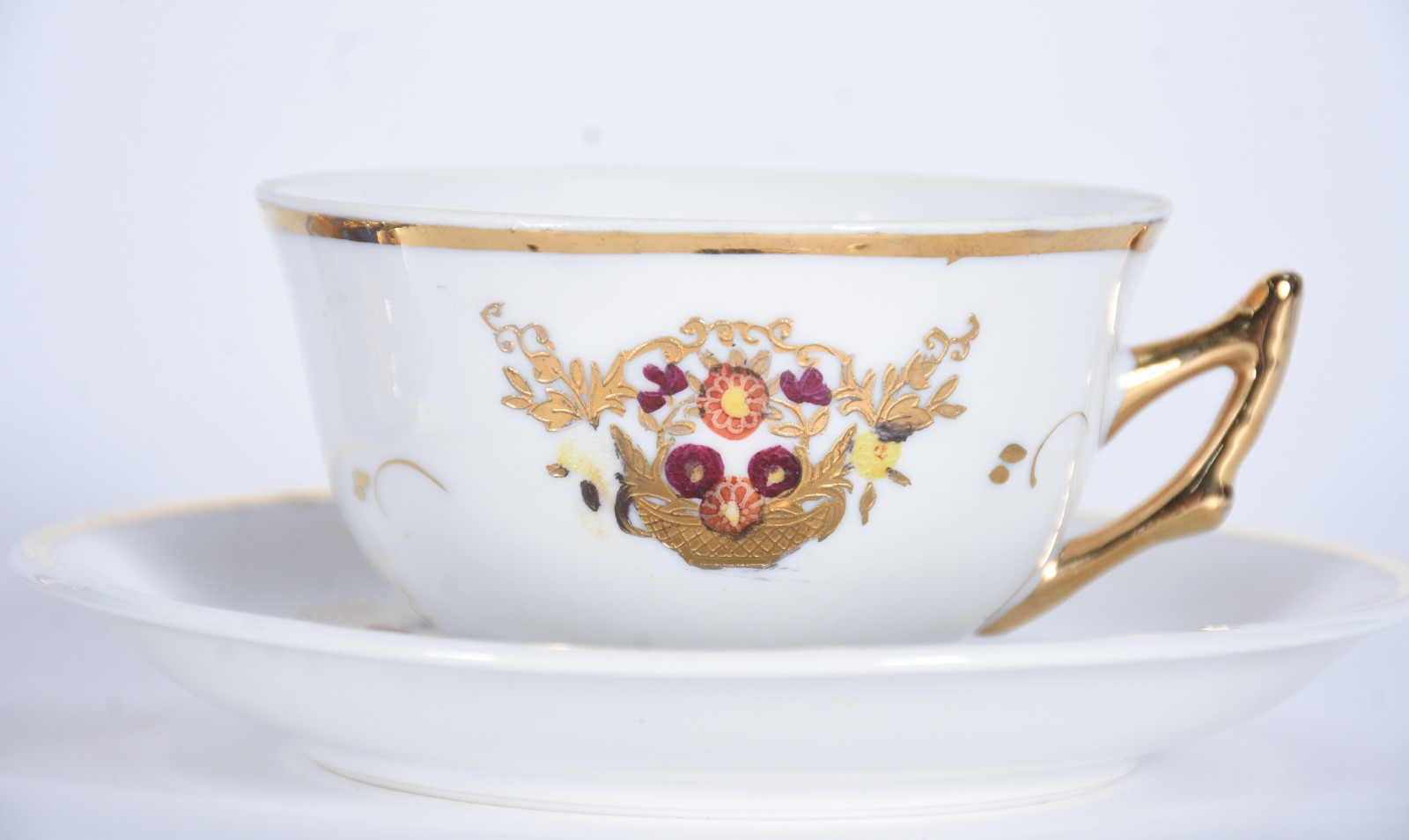 Dois pequenos serviços de porcelana, sendo um Monte Alegre na cor... - foto 4 de 11
