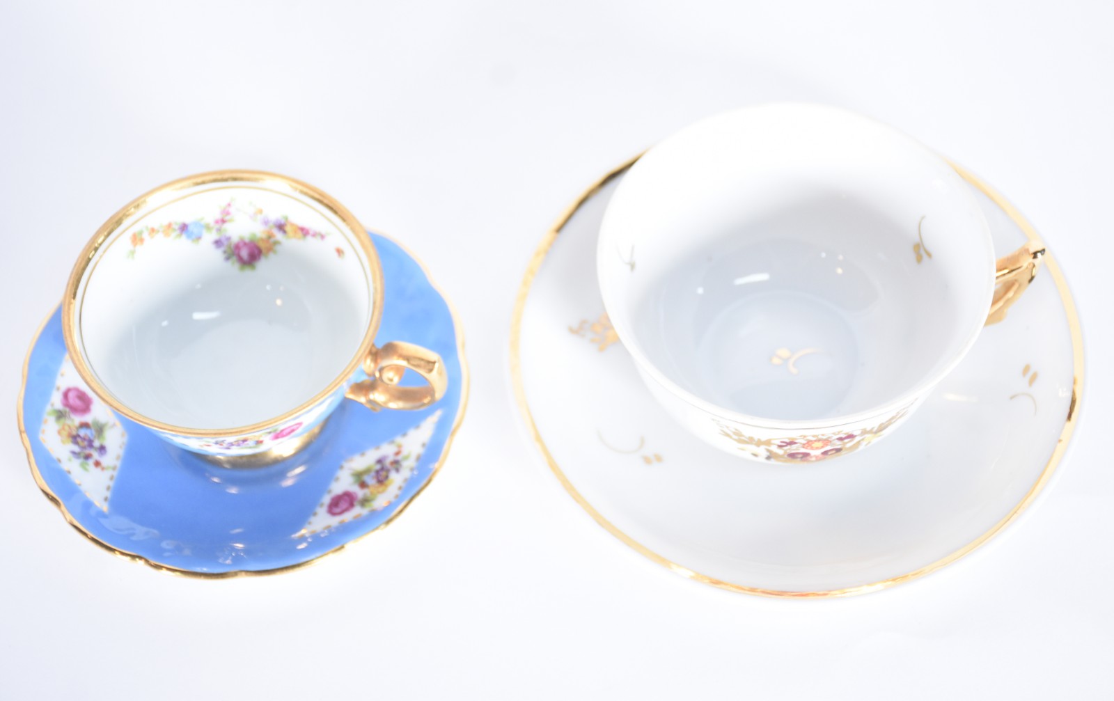 Dois pequenos serviços de porcelana, sendo um Monte Alegre na cor... - foto 6 de 11