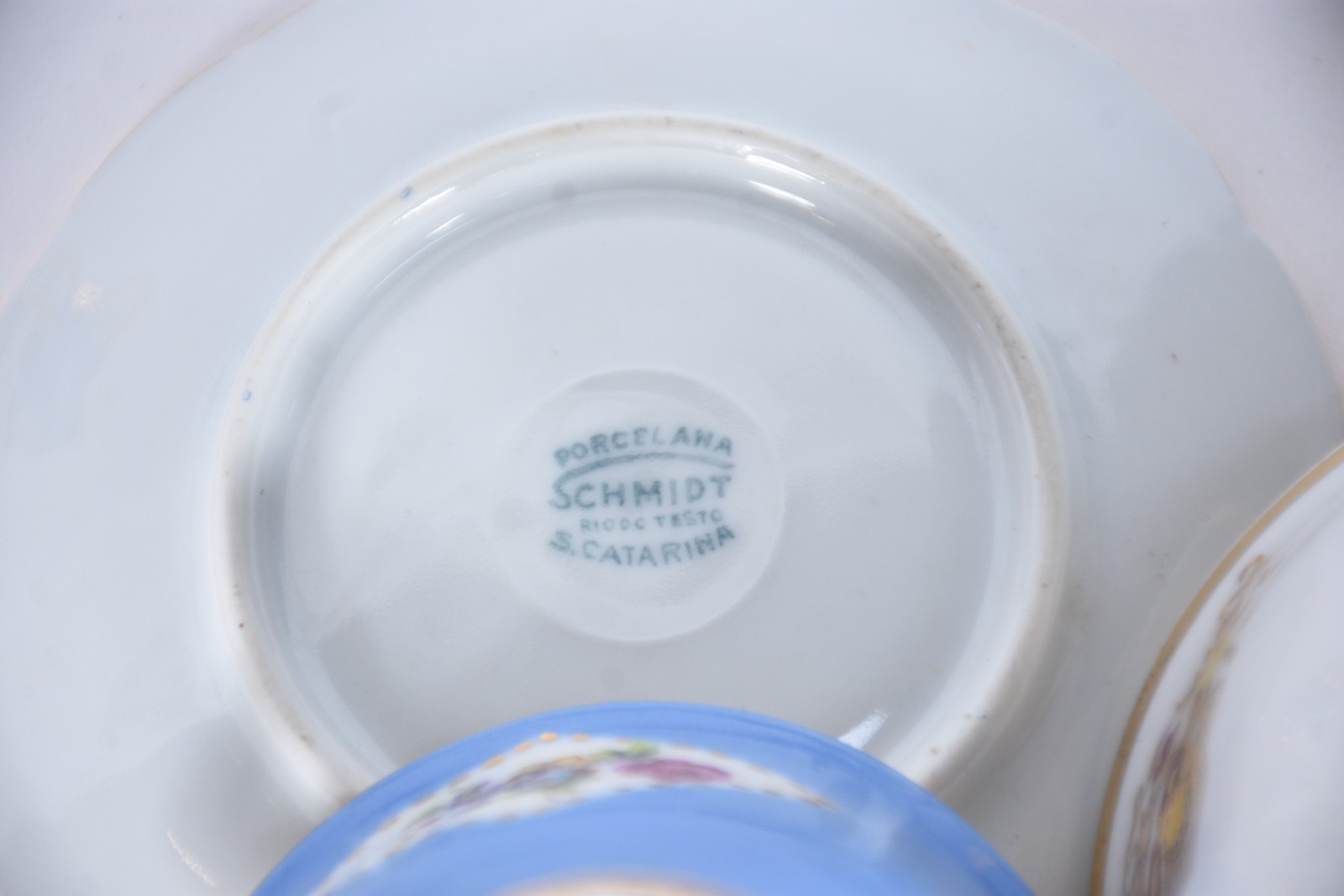 Dois pequenos serviços de porcelana, sendo um Monte Alegre na cor... - foto 9 de 11