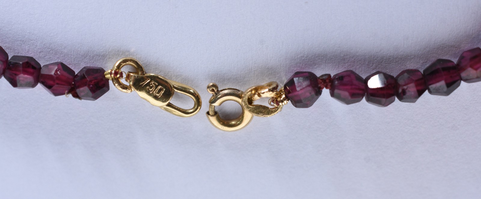 Cordão com fecho, complementos e pingente em ouro 18k contraste 750... - foto 2 de 9