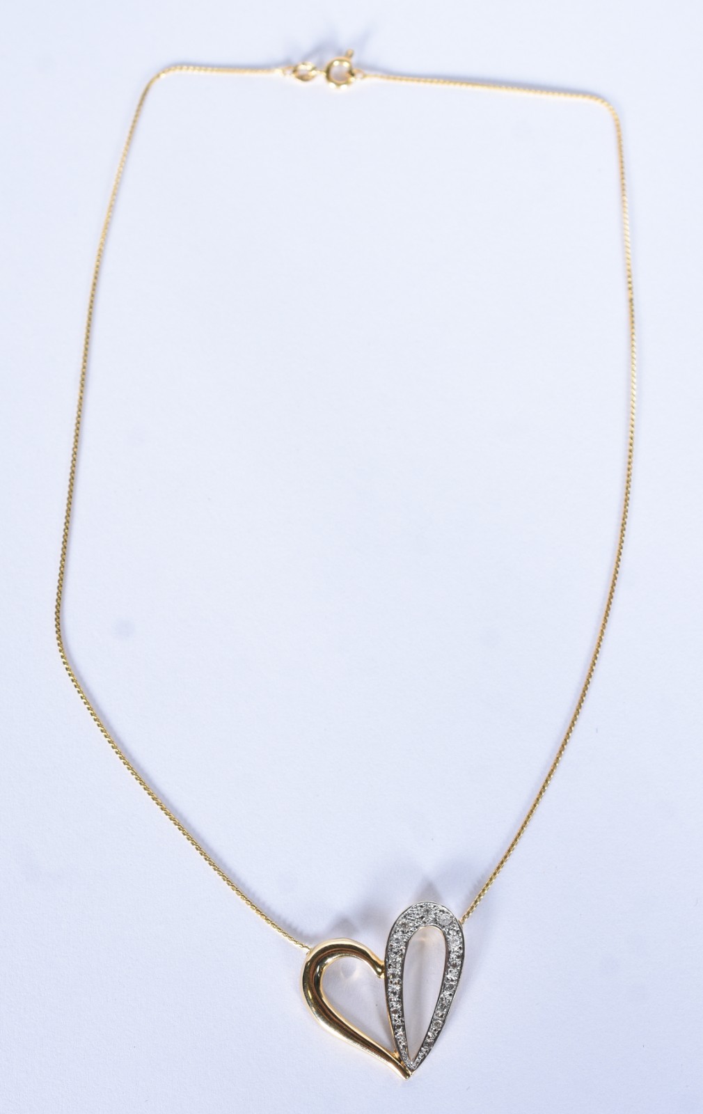 Grande pingente com cordão em ouro 18k. contraste 750 mls, vazado em... - foto 1 de 8