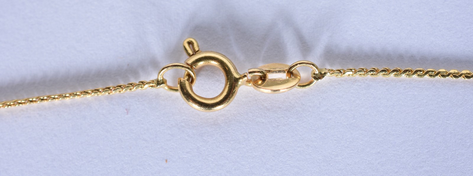 Grande pingente com cordão em ouro 18k. contraste 750 mls, vazado em... - foto 5 de 8