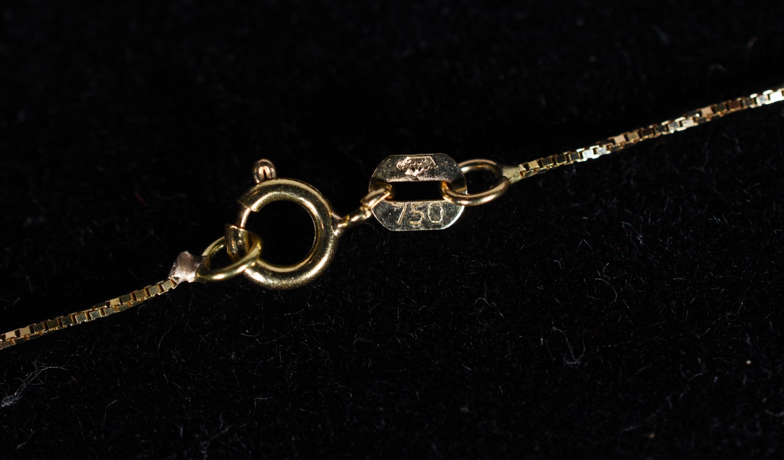 Conjunto em ouro 18k. contraste 750 com pingente esmeralda, lapidação... - foto 6 de 7