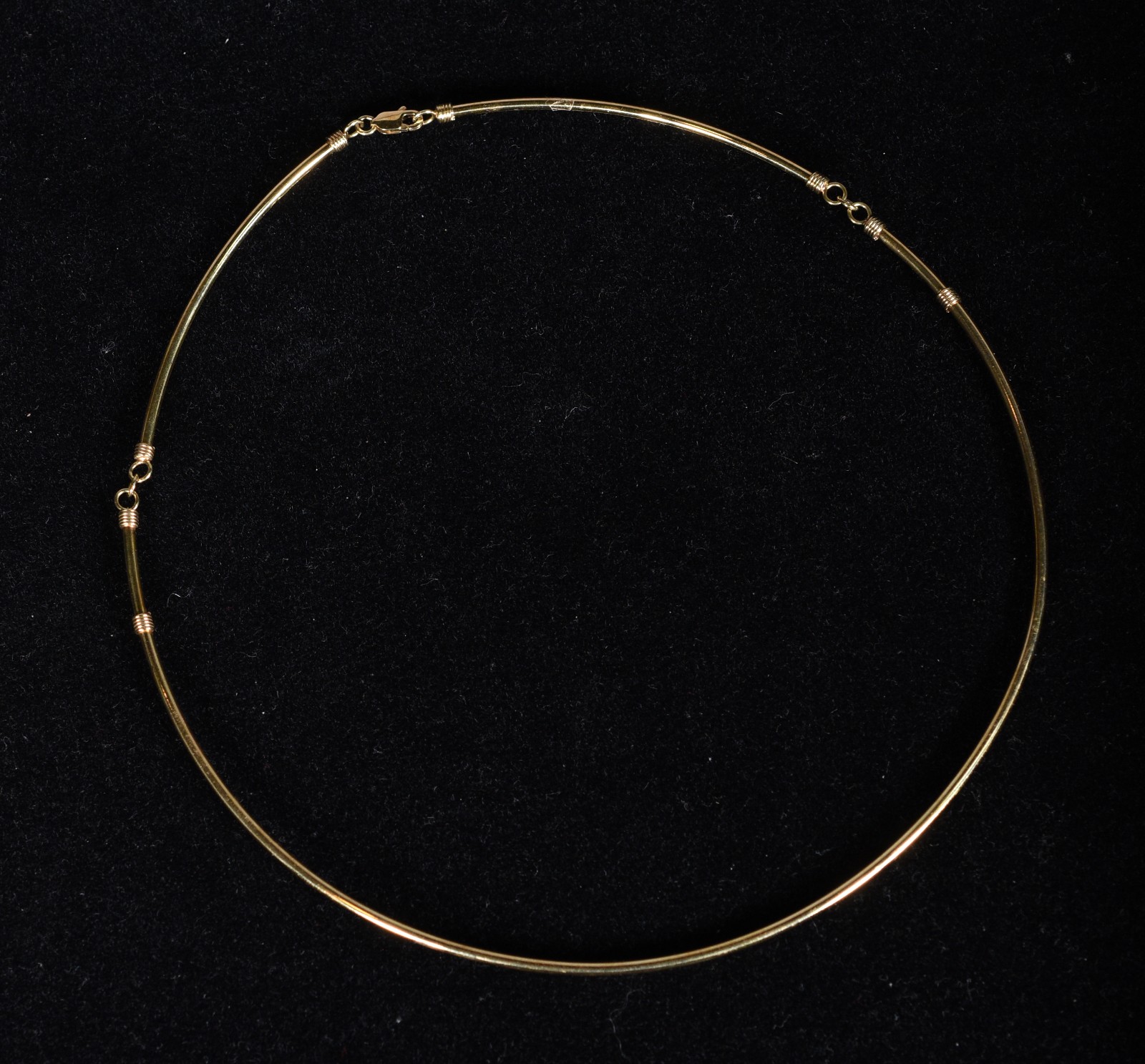 Aro em ouro 18k. modelo 3 pedaço com movimentos , fecho mosquetão... - foto 1 de 5