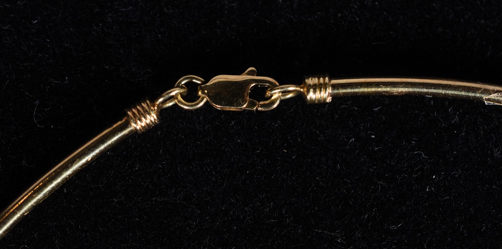 Aro em ouro 18k. modelo 3 pedaço com movimentos , fecho mosquetão... - foto 3 de 5