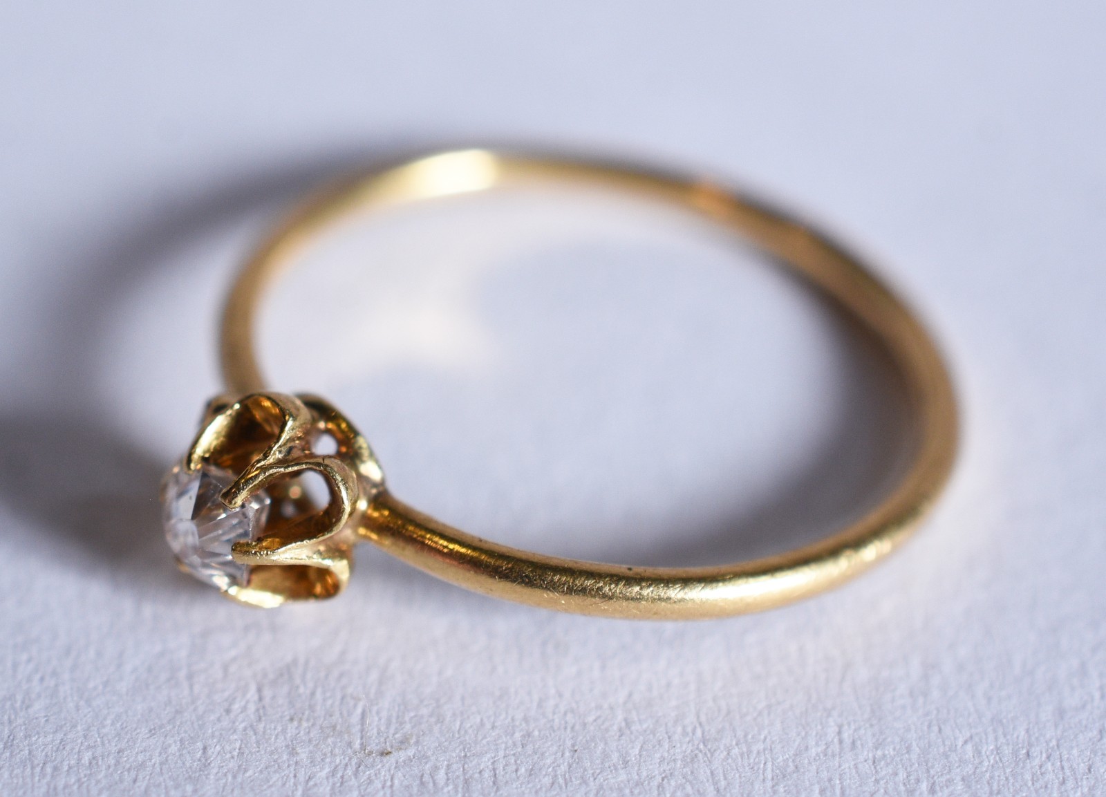 Conjunto composto por 3 peças de ouro 18k., sendo: Par de brincos com... - foto 8 de 10