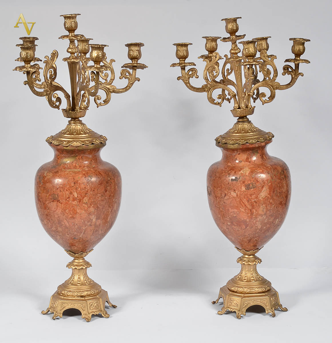 Par de candelabros Italianos Imperium p/ 6 velas. Base e castiçais em...