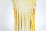 Vaso de murano na cor ambar c/ bolhas internas.... - Vaso de murano na cor ambar c/ bolhas internas. Alt. 41 cm; diam. 25 cm.