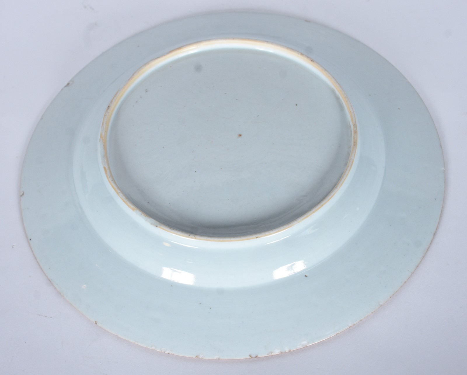 Antigo medalhão de porcelana oriental policromado. Mínimos lascados... - foto 4 de 5