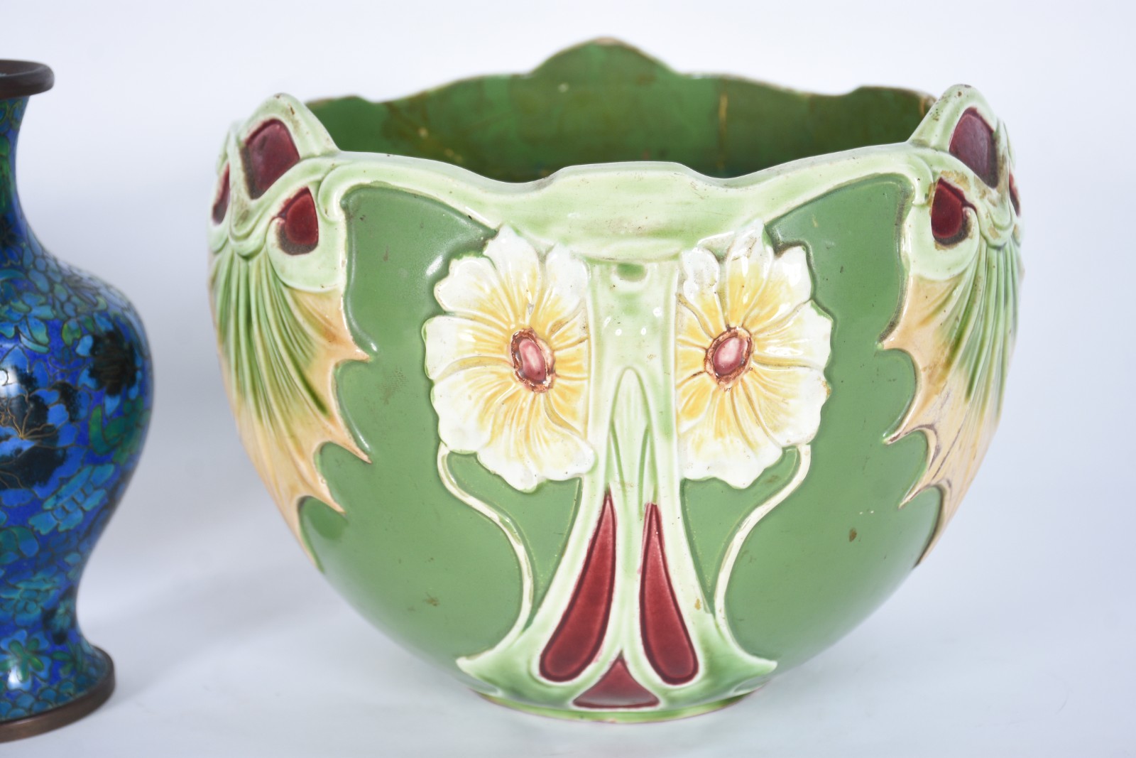 Quatro peças diversas, sendo: par de vasos de cloisonné azul floral... - foto 5 de 10