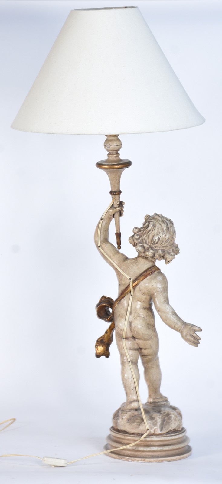 Abatjour com figura de querubim em madeira policromada com cúpula... - foto 4 de 4
