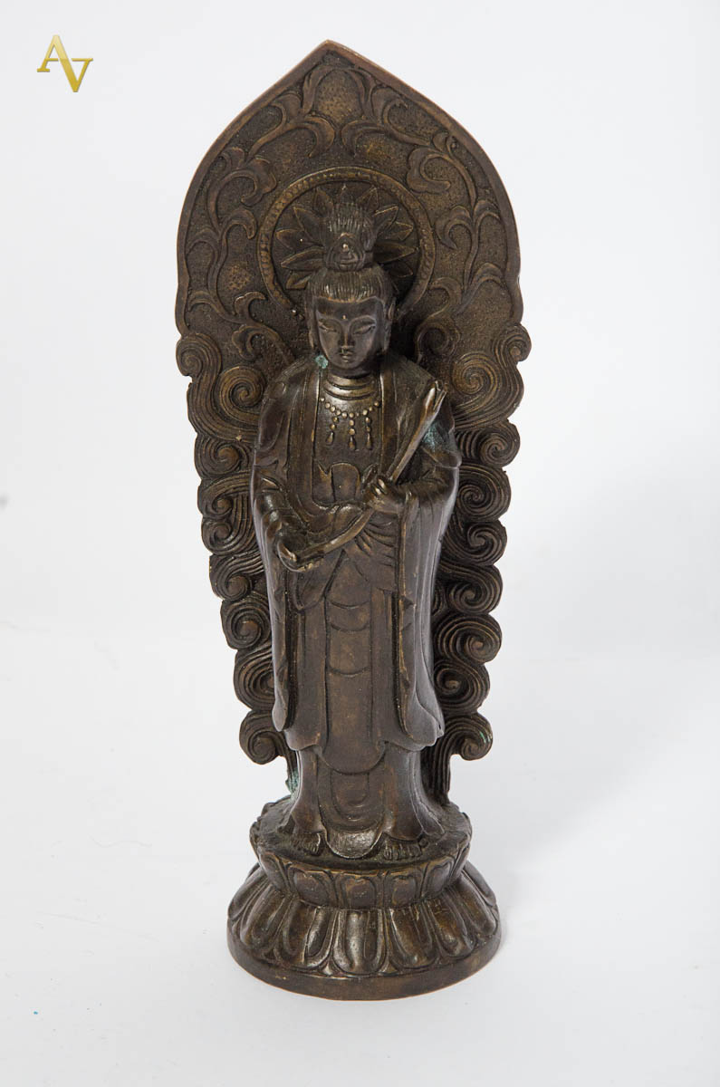 Antigo buda de bronze. Alt. 22 cm.