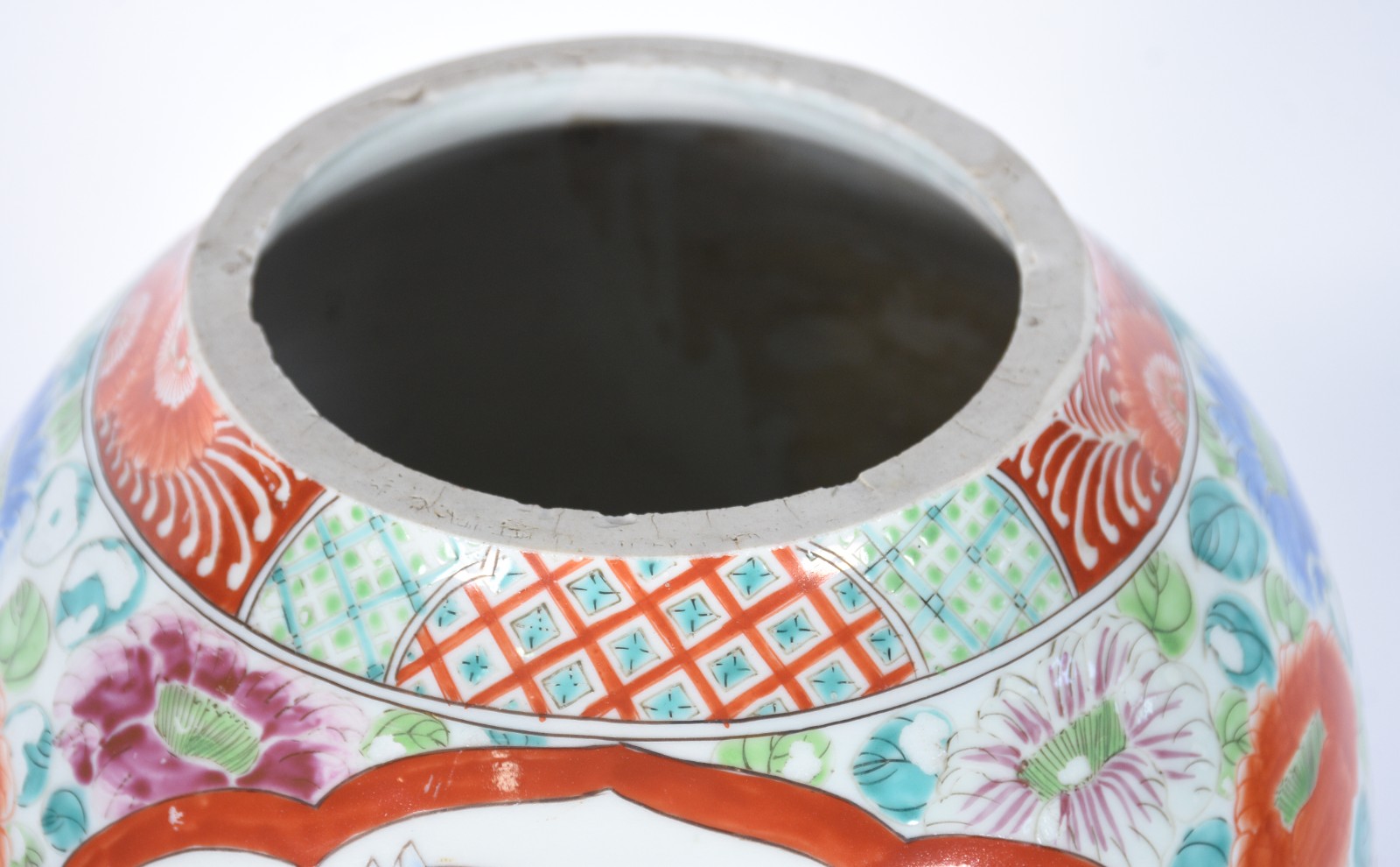 Vaso de porcelana oriental decorado com pássaros e flores em... - foto 2 de 5