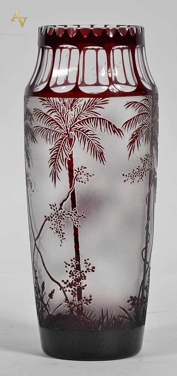 Vaso de cristal europeu double na cor vinho, finamente lavrado c/...