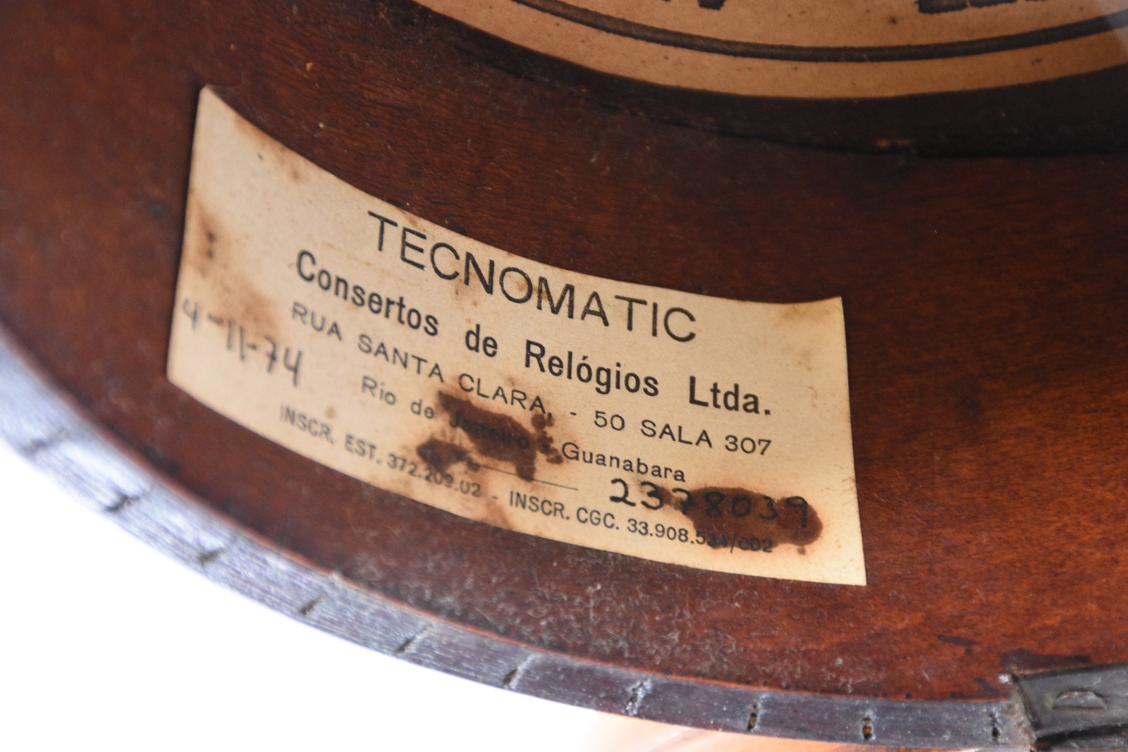 Relógio de parede americano com caixa de madeira feitio oito... - foto 7 de 8