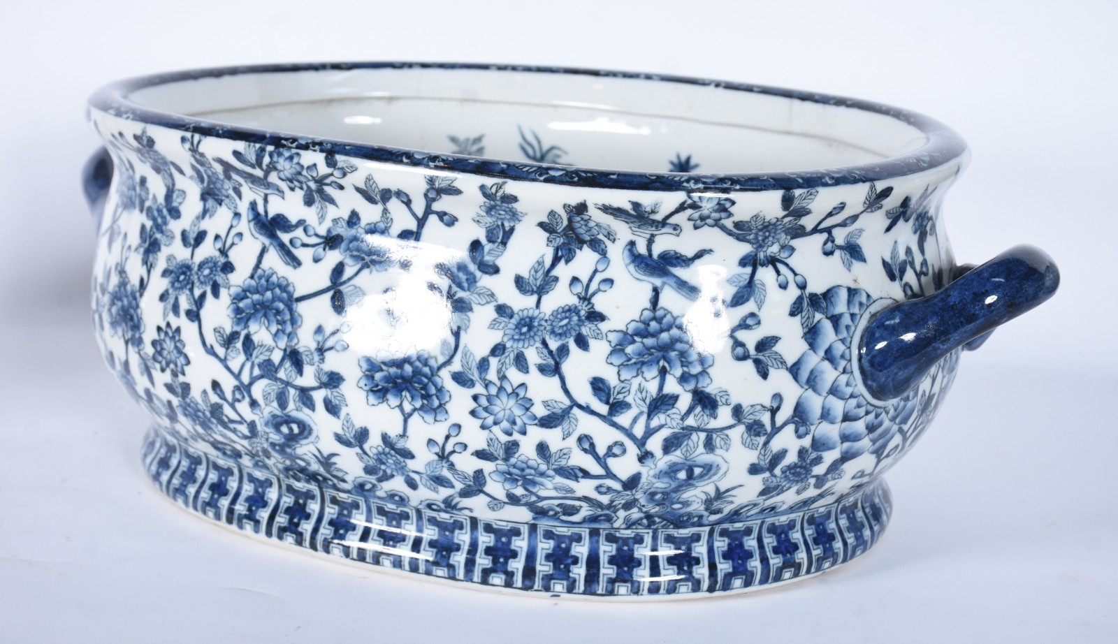 Bowl com alças de porcelana oriental azul e branca, parte interna... - foto 1 de 6