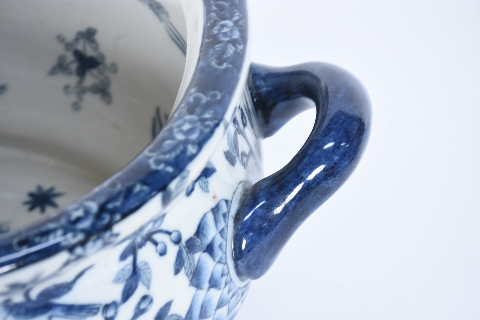 Bowl com alças de porcelana oriental azul e branca, parte interna... - foto 4 de 6