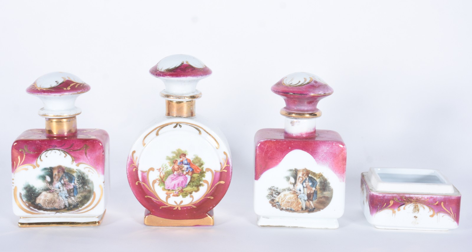 Conjunto para toilette com três perfumeiros e caixa (sem tampa) de... - foto 1 de 8