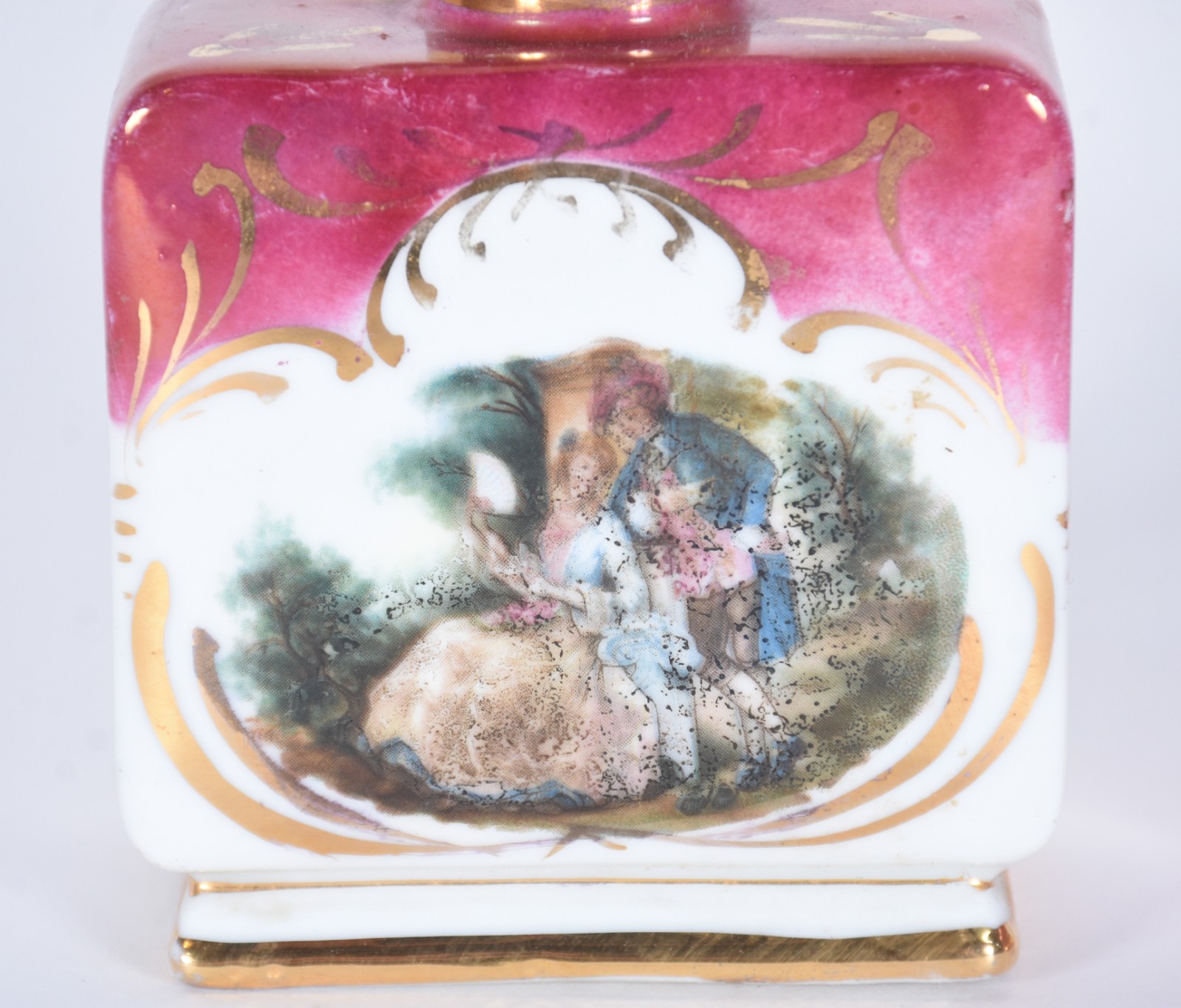 Conjunto para toilette com três perfumeiros e caixa (sem tampa) de... - foto 4 de 8