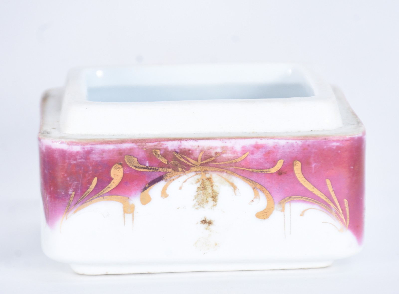 Conjunto para toilette com três perfumeiros e caixa (sem tampa) de... - foto 8 de 8