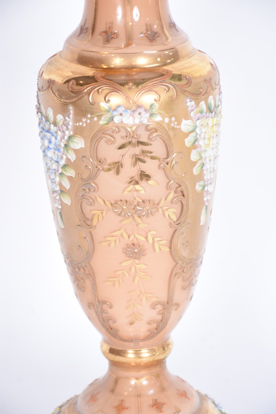 Abatjour de cristal tcheco com dourado, acompanha cúpula bege. - foto 3 de 7