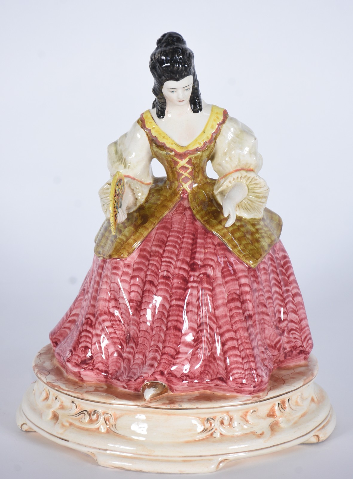 Escultura de porcelana policromada "Tasca", representando dama antiga... - foto 1 de 7
