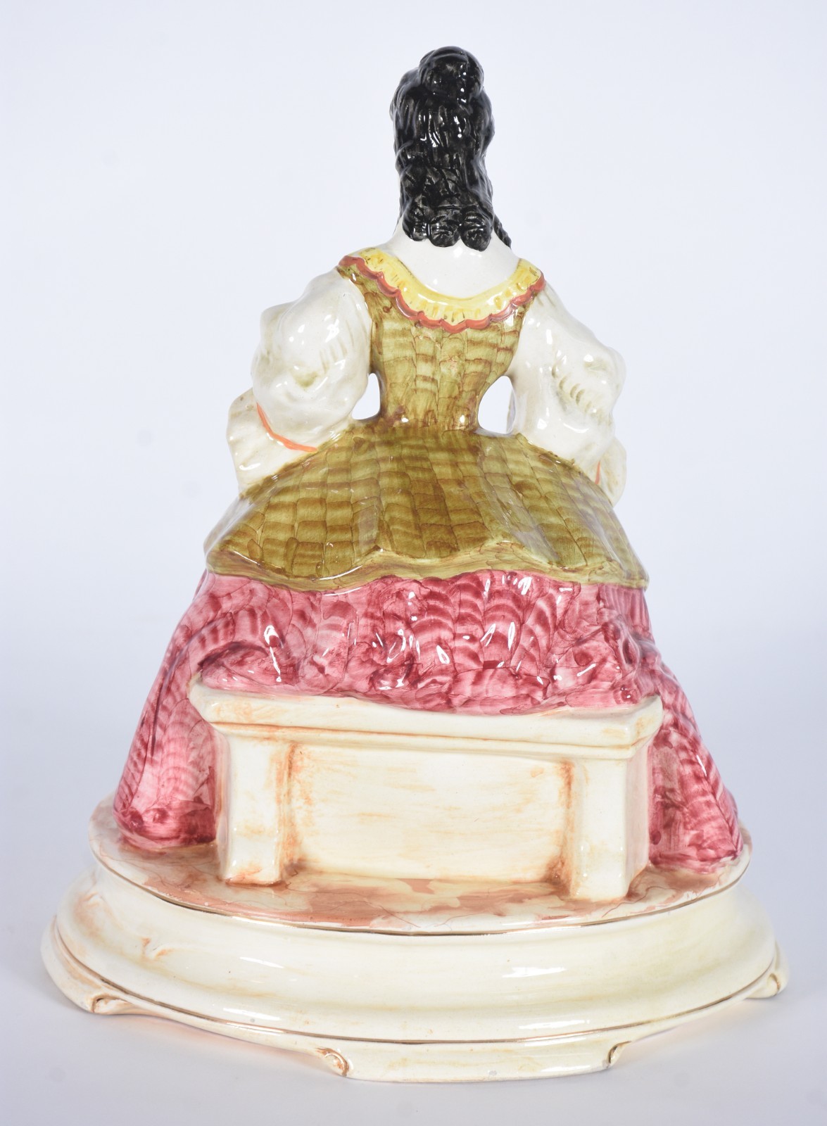 Escultura de porcelana policromada "Tasca", representando dama antiga... - foto 2 de 7