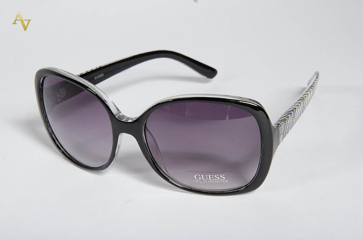 Óculos Guess.