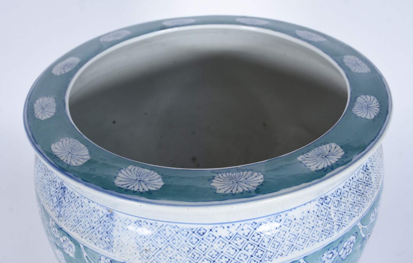 Cachepot/aquário de porcelana oriental, base de madeira. - foto 3 de 6