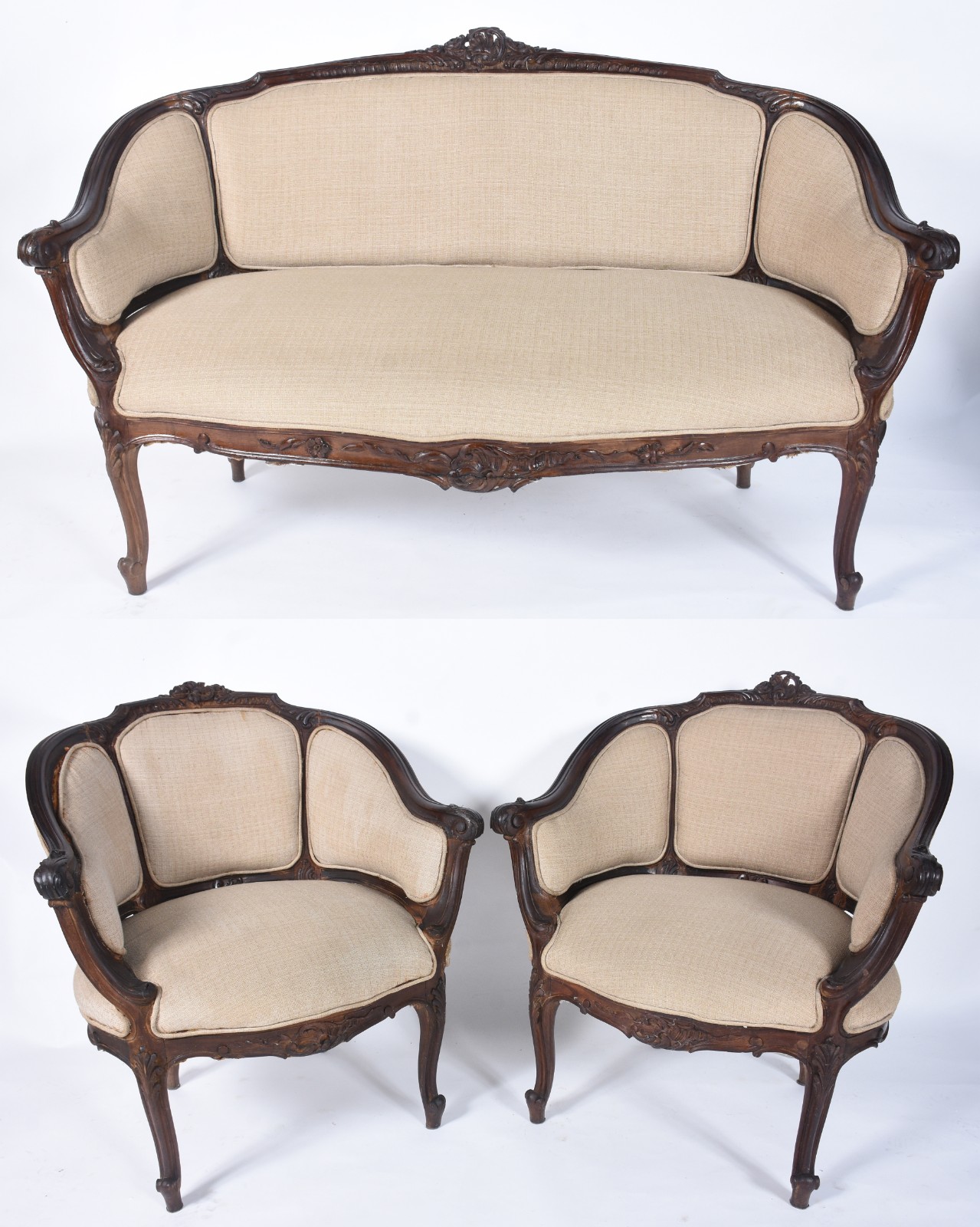Conjunto de sofá e par de poltronas de madeira nobre, detalhes... - foto 1 de 11