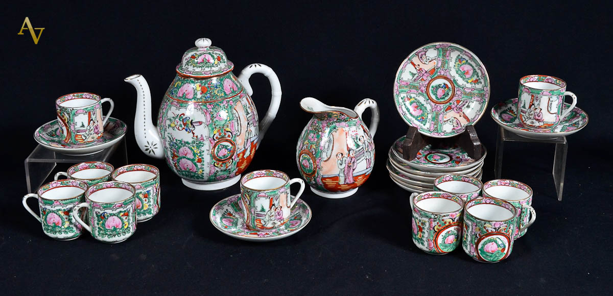 Serviço de café em porcelana oriental decorado em tons de verde e...