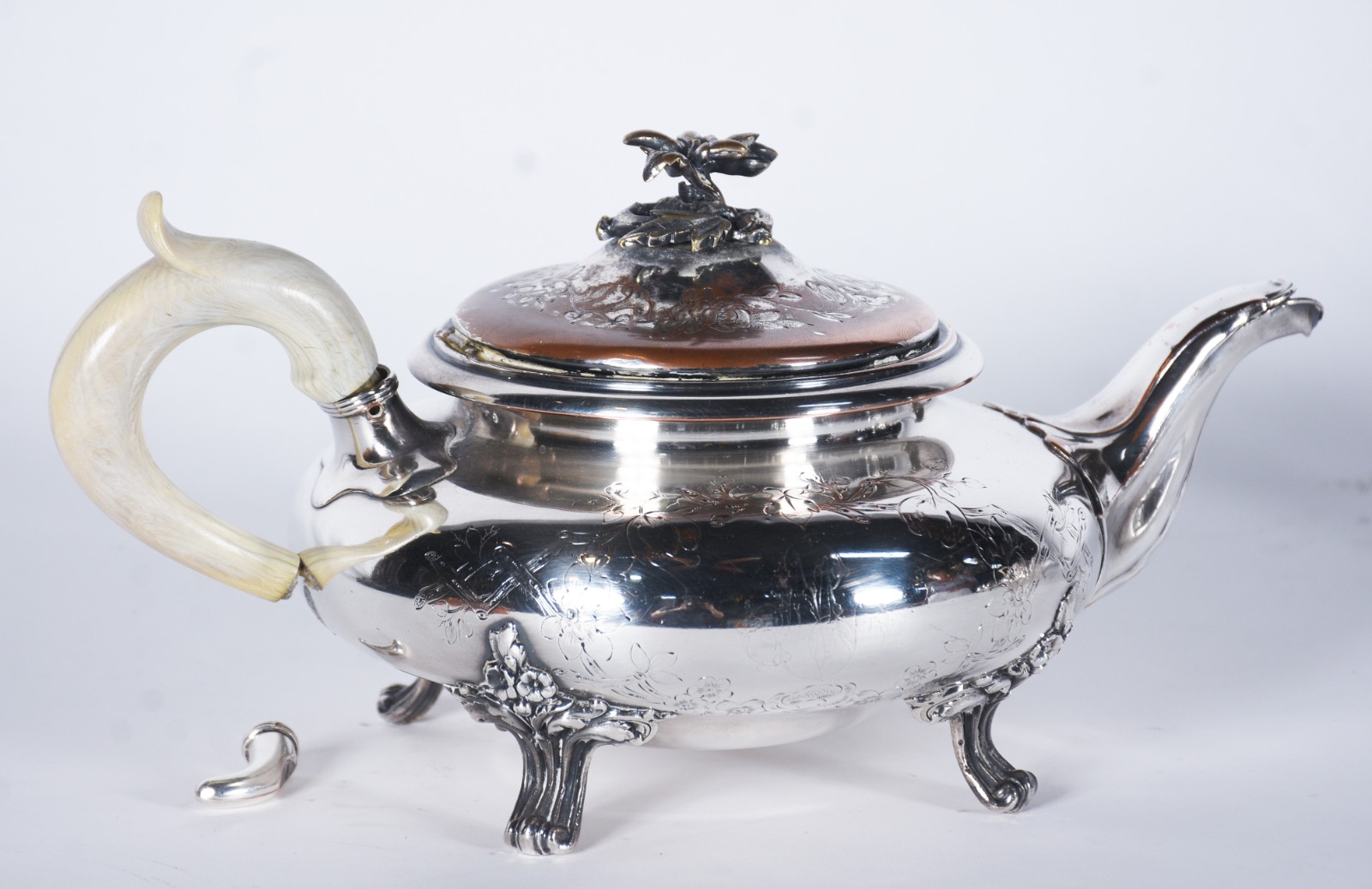 Elegante baixela francesa para chá e cafe de metal prateado, alças em... - foto 7 de 9