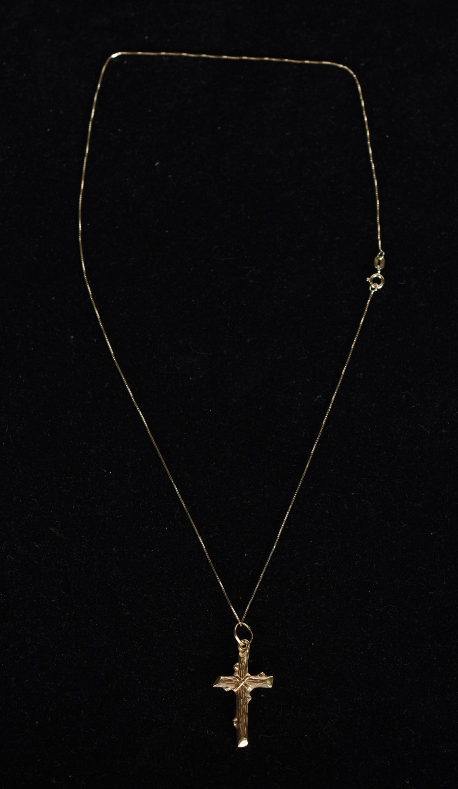 Colar de ouro 18k., contraste 750 mls com crucifixo. (Por motivos de... - foto 2 de 6