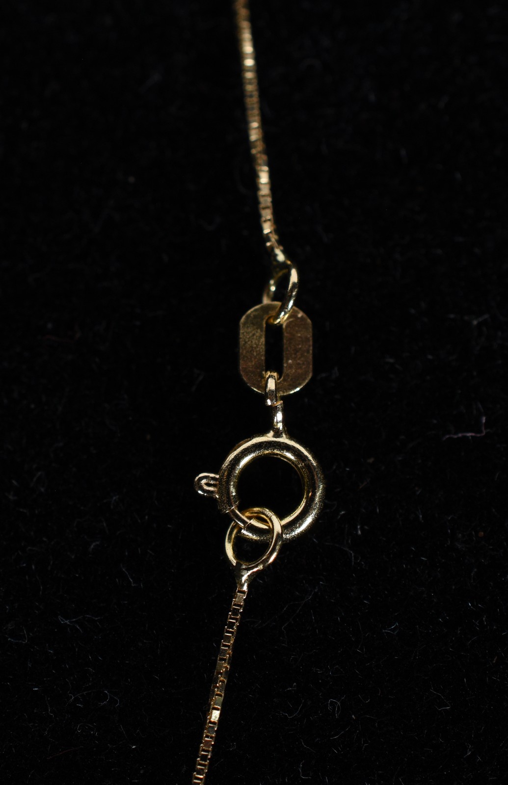 Colar de ouro 18k., contraste 750 mls com crucifixo. (Por motivos de... - foto 4 de 6