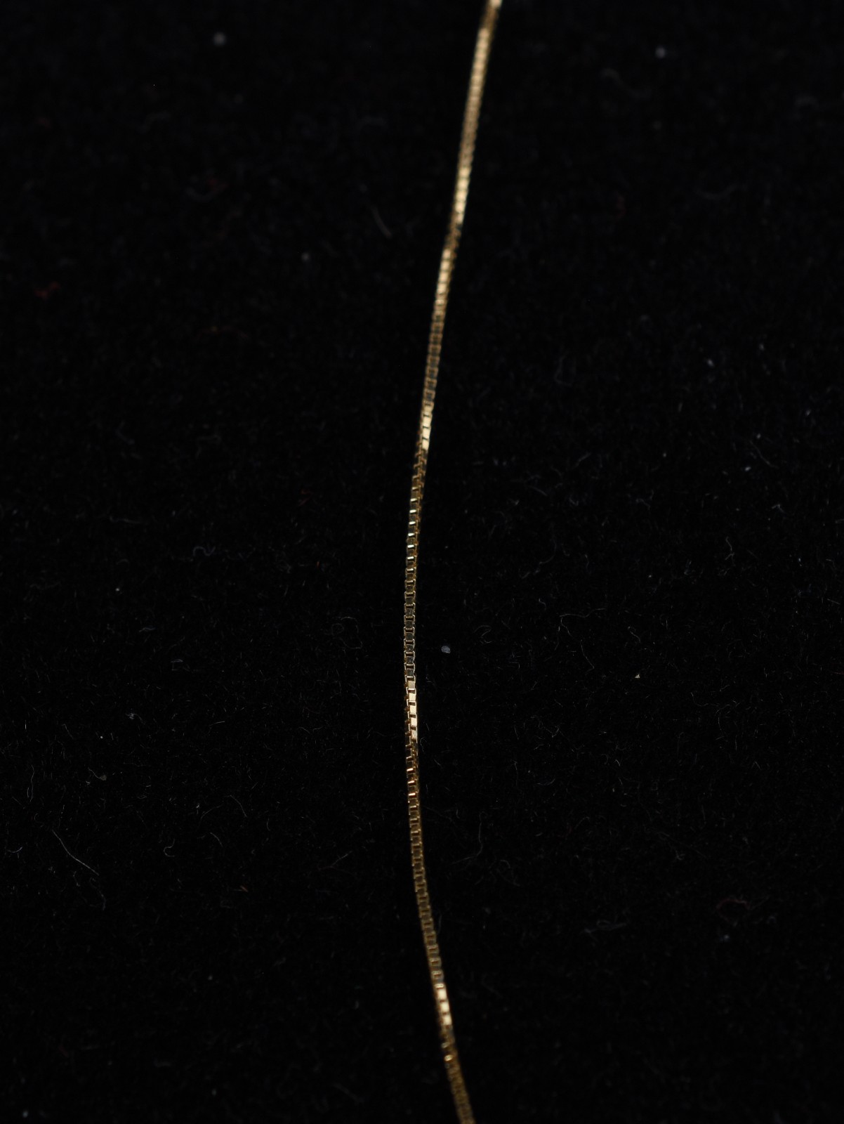 Colar de ouro 18k., contraste 750 mls com crucifixo. (Por motivos de... - foto 6 de 6