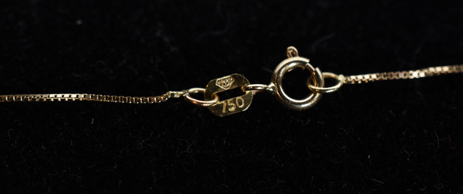 Colar de ouro 18k., contraste 750 mls e pingente coração. (Por... - foto 6 de 6