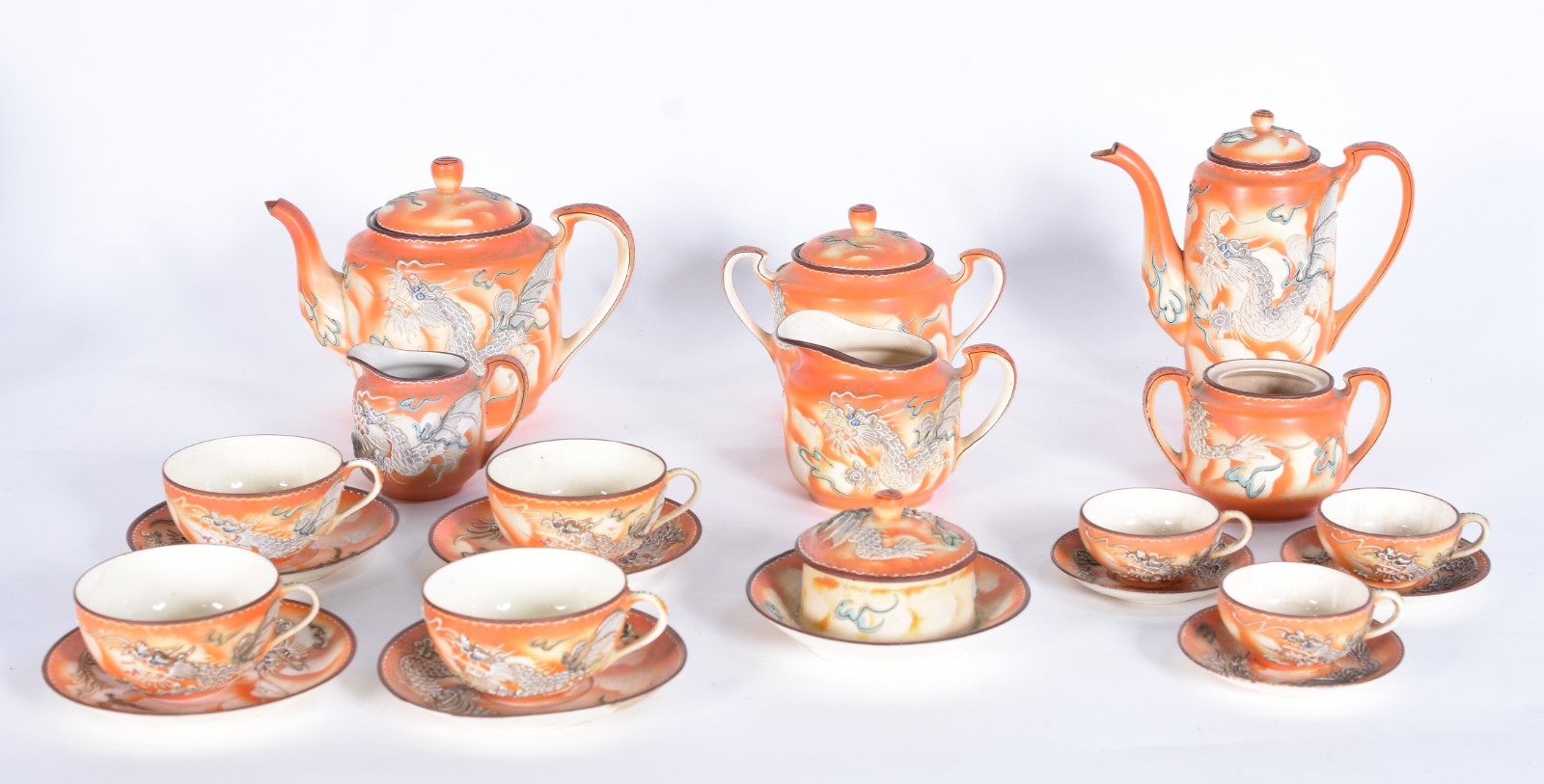 Serviço de porcelana oriental para chá e café composto de: 4 xícaras... - foto 1 de 10
