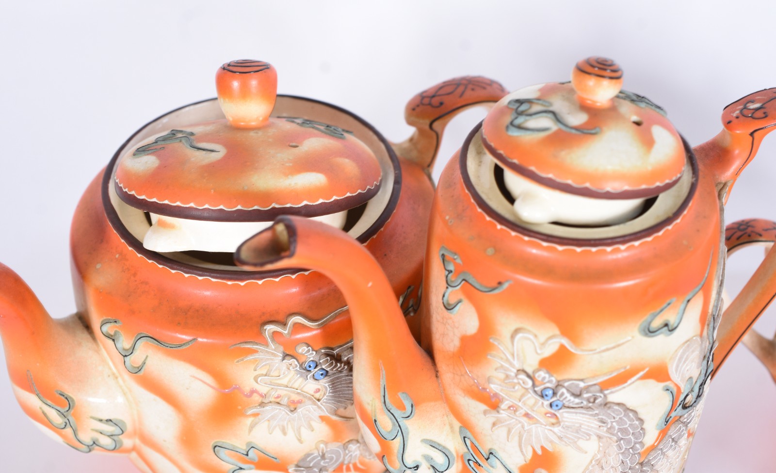 Serviço de porcelana oriental para chá e café composto de: 4 xícaras... - foto 5 de 10