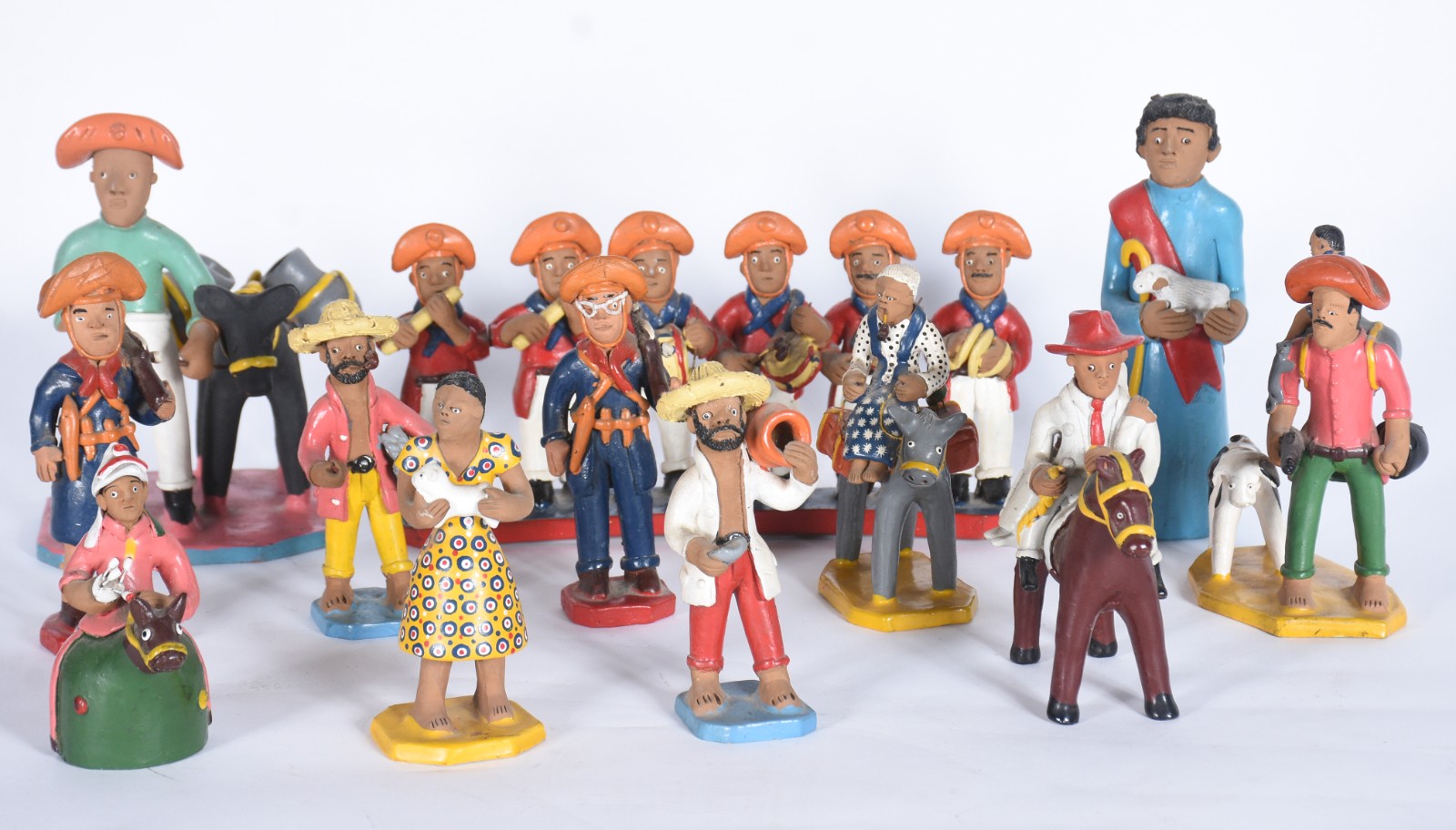 Diversas peças de barro cozido composto de: banda de músicos e... - foto 1 de 11