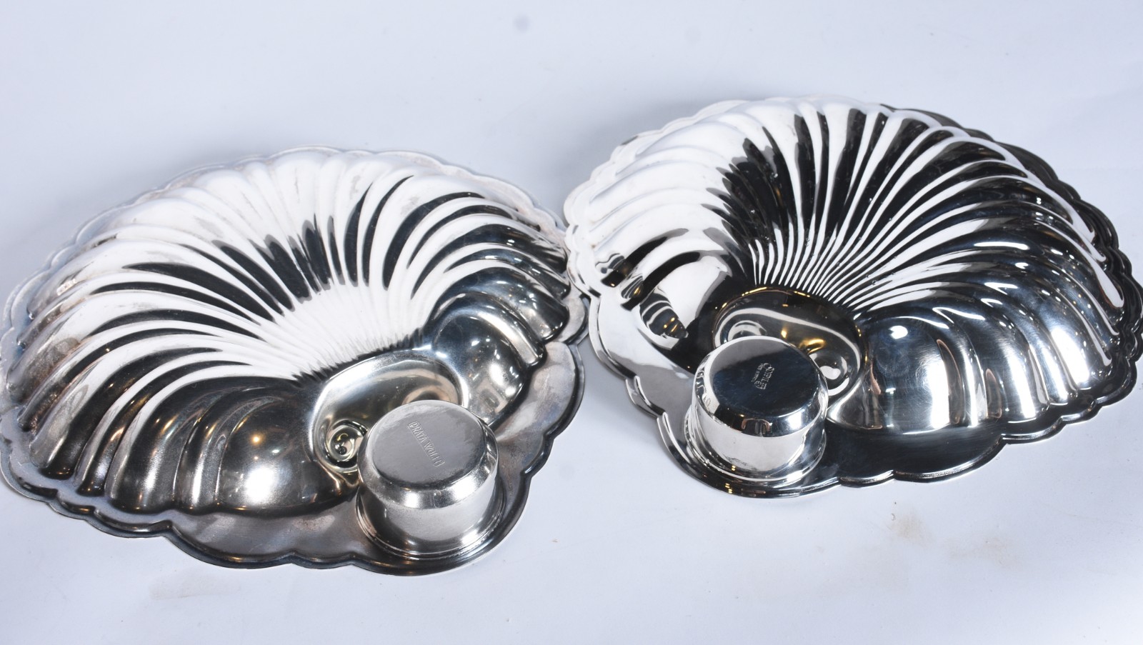 Diversas peças, sendo: 4 porta pirex e 2 porta caviar de metal... - foto 4 de 10