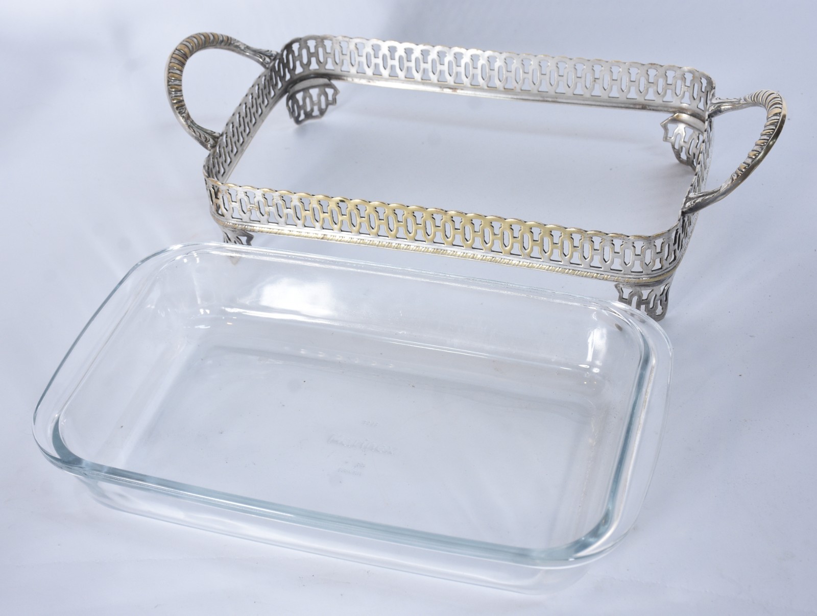 Diversas peças, sendo: 4 porta pirex e 2 porta caviar de metal... - foto 8 de 10