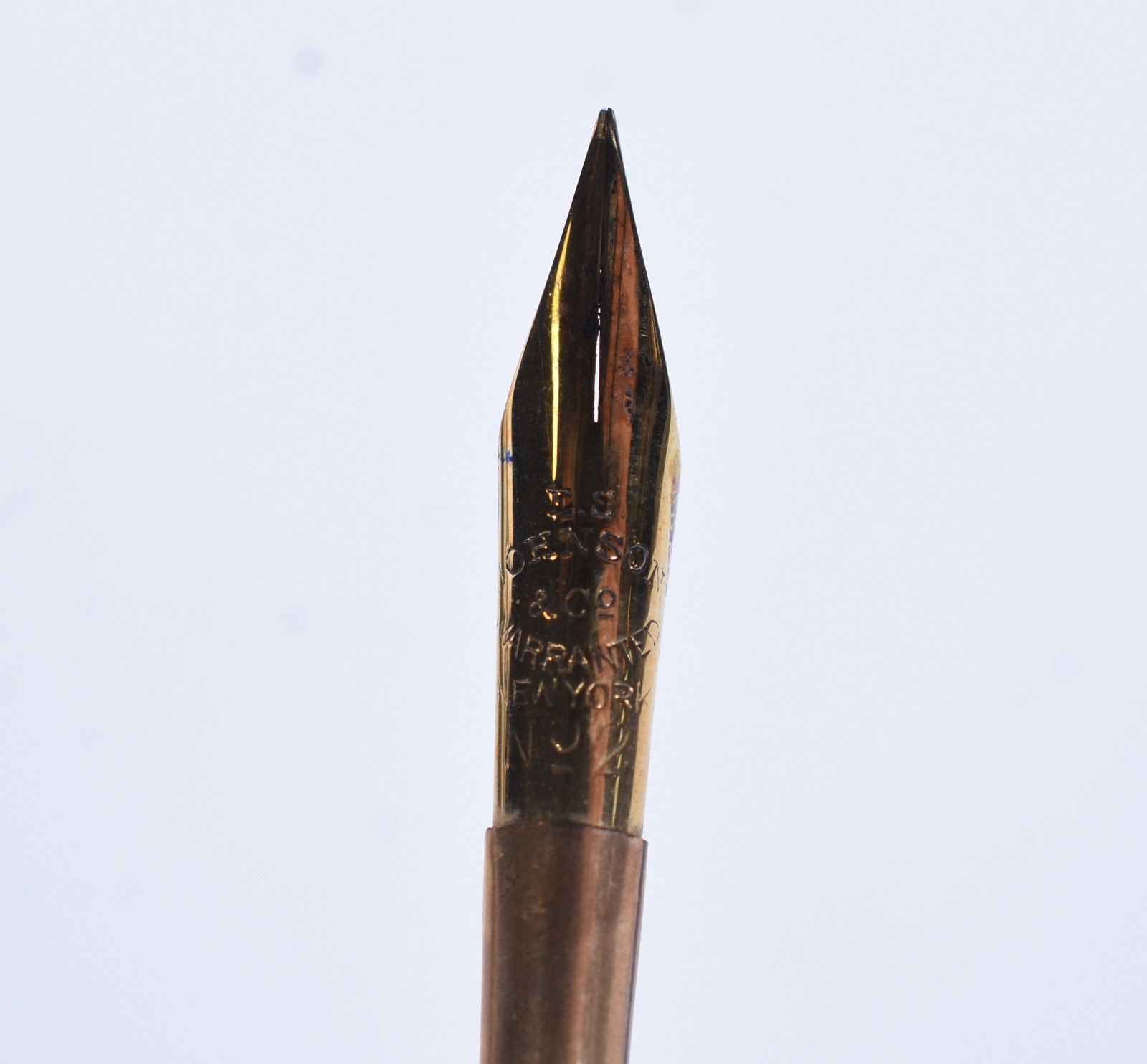 Oito peças diversas, sendo: armação de óculos de metal dourado/ pena... - foto 7 de 10